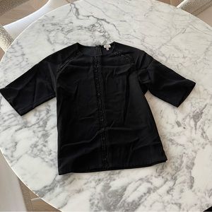 NEW Wilfred Aritzia Black 3/4 sleeve Top with lace detail